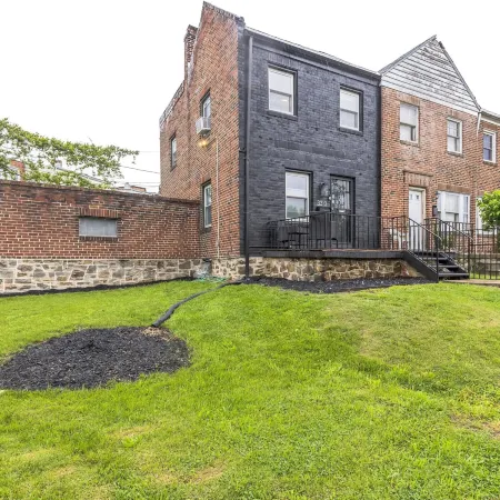 Cozy Getaway Quiet Neighborhood Near Dt 2 Bedroom Townhouse