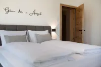 Alpine Apartment With Dream View & Garden Feeling - 3-Star