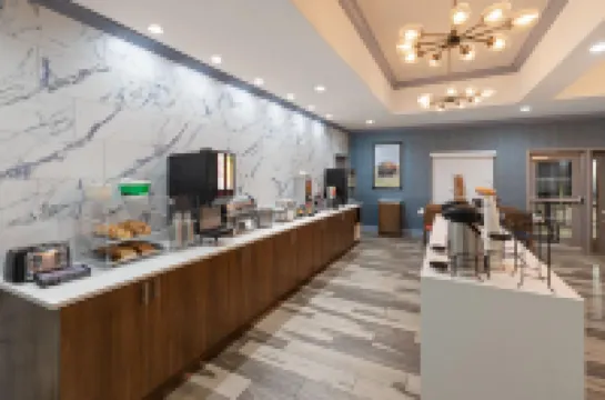 La Quinta Inn & Suites by Wyndham Oklahoma City - Moore