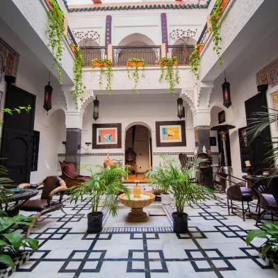 Riad Ta'achchaqa โรงแรมใกล้พิพิธภัณฑ์ Mouassine Museum