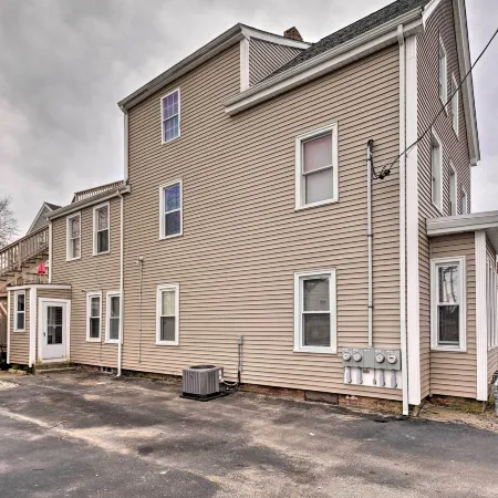 Stunning Brockton Apt < 4 Mi to Westgate Mall!