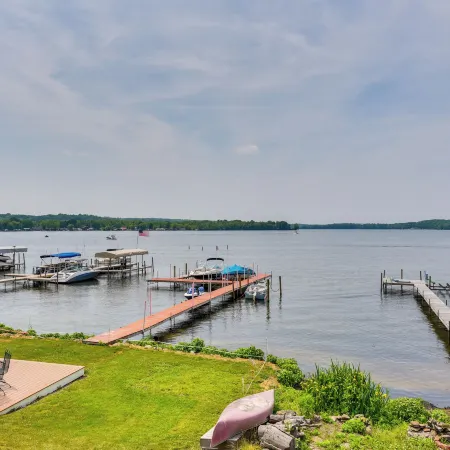 Pet-Friendly Loft Vacation Rental w/ Fire Pit!