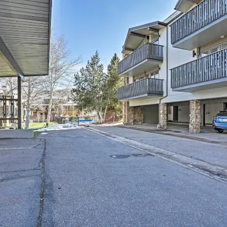 Cozy-Luxe Colorado Condo Next to Base Village