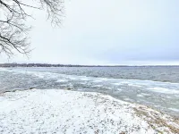 Green Lake Vacation Home w/ Screened Porch! Hotels in Green Lake County