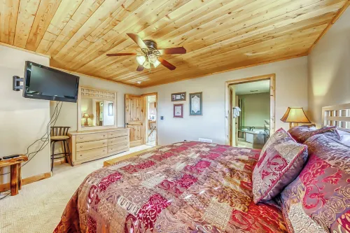 Brian Head 'View-Topia' w/ Mtn Views & King Suite - 3-Star