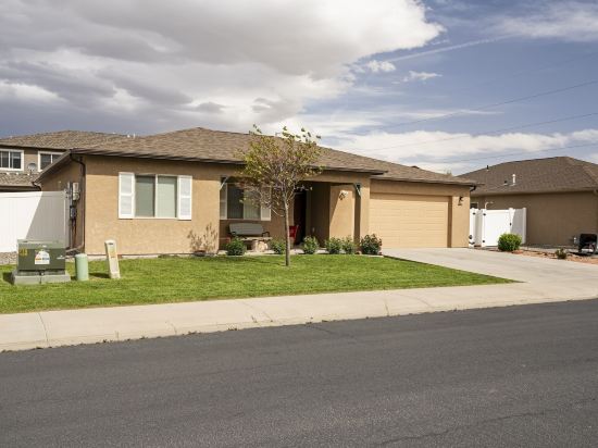 Canyon View Oasis 3 Bedroom Home