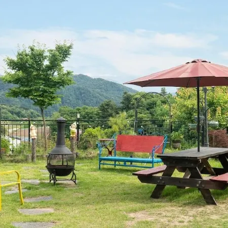 Gapyeong Nomadrium Poolvilla Pension Отели рядом с достопримечательностью «Интерактивный художественный музей»