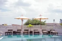 โรงแรมทองธารินทร์ - ที่มีสระว่ายน้ำ