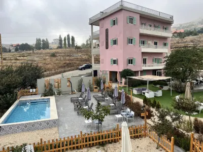 شاليه ودار ضيافة بيت ميرنا فنادق في 