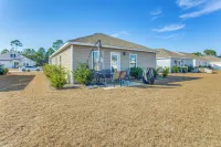 3 Mi to Holden Beach! Family Home w/ Patio - 2-Star