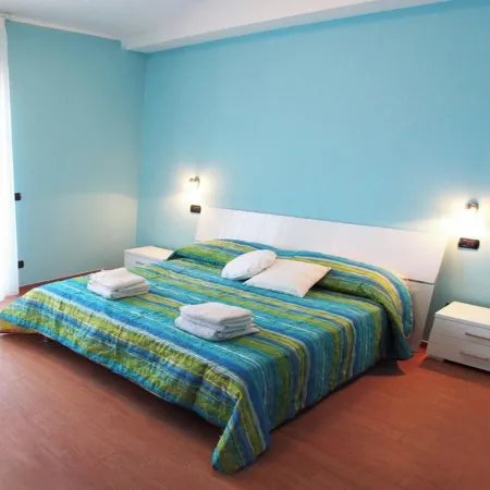 Seafront apartment. 3 double beds and 3 bathrooms