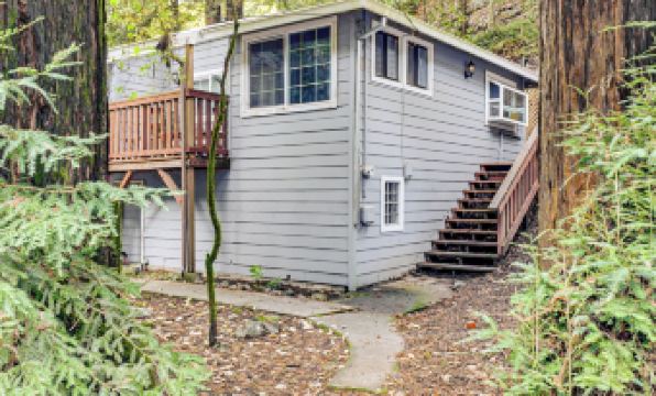 Russian River Retreat! Woodsy Guerneville Bungalow