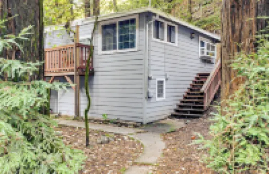 俄羅斯河度假屋！古爾恩維爾林間平房