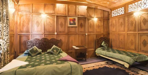 DeLaila Luxury Houseboats by Shahnawaz - Bed and Breakfasts