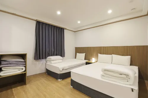 Busan Nokcheon Hot Spring Hotel - Hot Springs