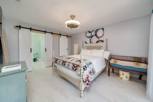 MODERN HOME WITH HEATED POOL! CLOSE TO SAWGRASS MILLS MALL! FLEXIBLE CHECK IN