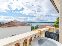 Apartments Marina Hotels in Okrug Gornji
