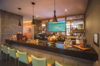 Hampton by Hilton Cusco - 酒吧