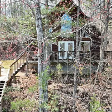 14 Guest, 7 Bed, 4 BR, Lakefront Cabin w/ Hot Tub