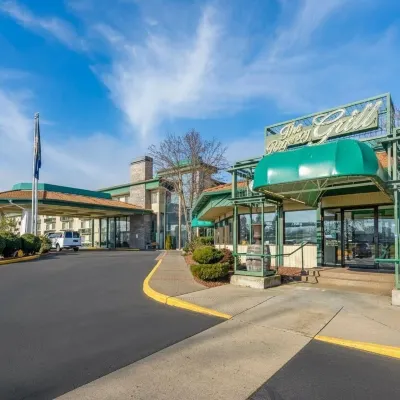 Rogue Regency Inn & Suites Hotels near Rogue Valley International-Medford Airport