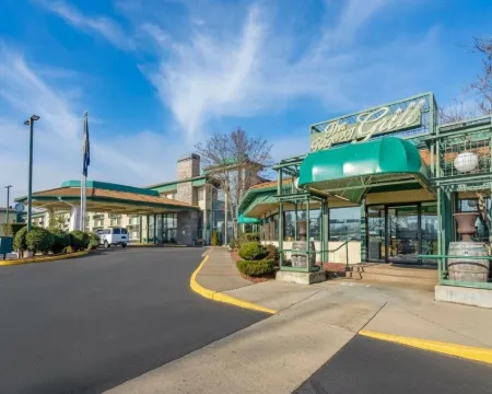 Rogue Regency Inn & Suites Hotels in Jackson County