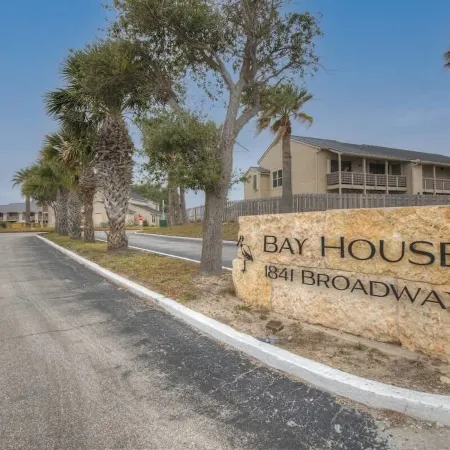 Fisherman Friend! - Coastal Condo - Views Await!