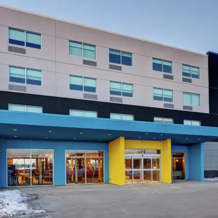 Tru by Hilton Edmonton Windermere