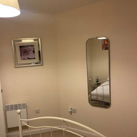 Deluxe Room W Fast WiFi, Netflix, Free Parking