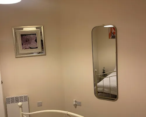 Deluxe Room W Fast WiFi, Netflix, Free Parking Hotels in Wolverhampton
