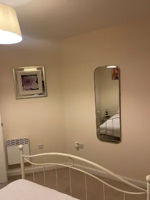 Deluxe Room W Fast WiFi, Netflix, Free Parking