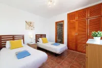 Air-conditioned Villa With Mountain Views, 300m From Coastal Path - Villa Elana - maisons de vacances