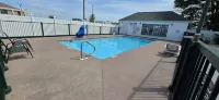 Jameson Inn Douglas - Pools