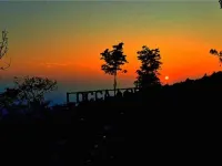 Locca Lodge Hotels in Trawas