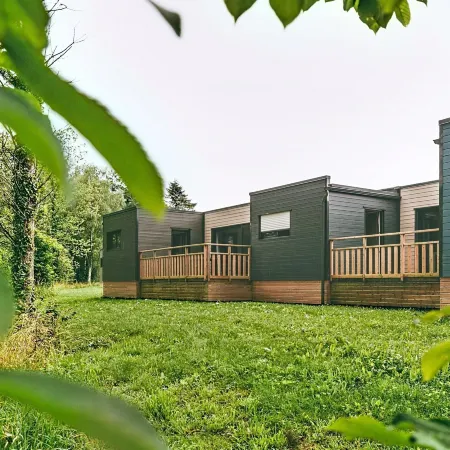 Villa With Private Terrace & Lake View Отели в г. Малансак