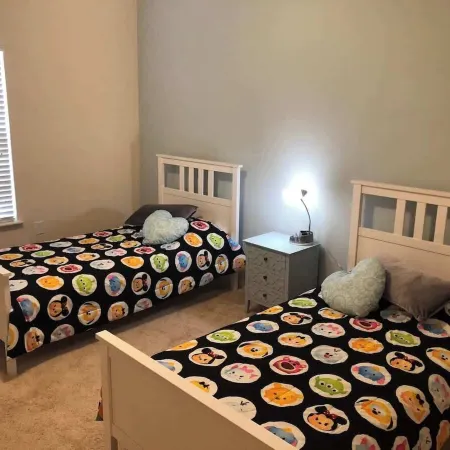 Comfortable 3BR Townhome Near Parks, Great Value