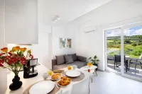Creta Sun, 201 Mezzanine City View - Homestays