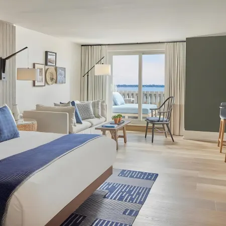 Newport Harbor Island Resort
