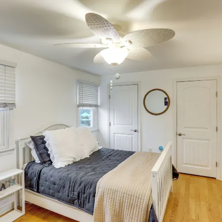 Steps to Shore! Family-friendly Getaway in Hampton