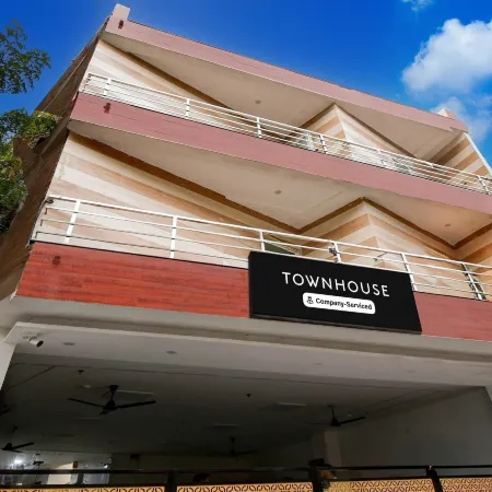 Super Deluxe Room Hotel Budget In