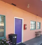 Harry's Mancave - A Vintage Motel on the Historic 395 Route - the New Star Motel Experience -  Ferienwohnungen