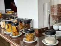 斯特拉圖斯中心飯店 - 早餐