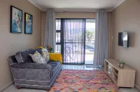 No4 Airville Slate,9 min Drive to Cresta Mall - Condos
