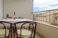 Sea View Apartment for 2-3 People - Family - Apartments