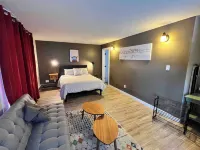 One Bedroom Condo Near Whyte Ave - balcony