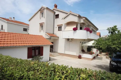 Family Apartment Mirela Borik - Hot Tub