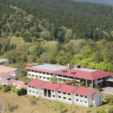 Menard Aoyama Resort Hotel Schönvert Отели в г. Ига