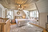 Ideal for Families! Lake Toxaway Getaway w/ Deck - Homestays