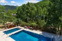 Viking Lodge 100B - Pools