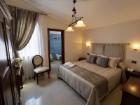 Hotel Hieracon - Airport Shuttle