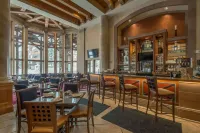 The Chateaux Deer Valley - bar